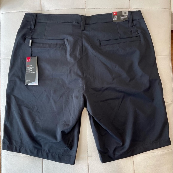 Under Armour Golf Shorts Heat Gear size 38 loose fit - Picture 1 of 4